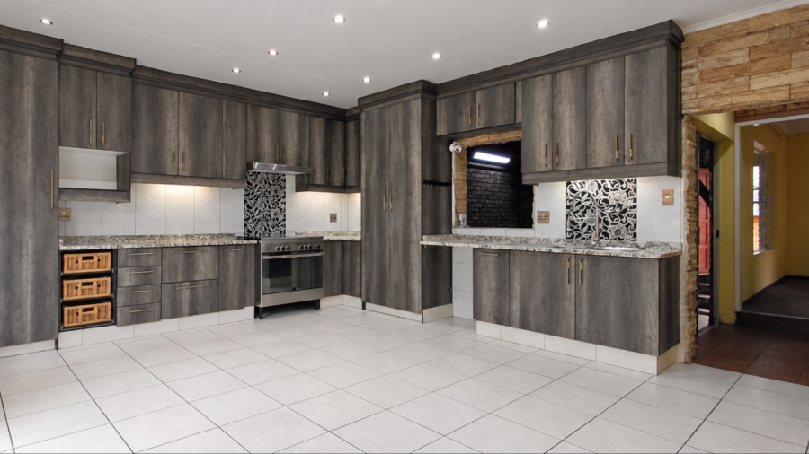3 Bedroom Property for Sale in Safari Gardens North West